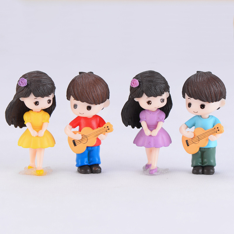 Figurinhas Miniatura de Casal  - Car Accessories Oman avaliação e preço